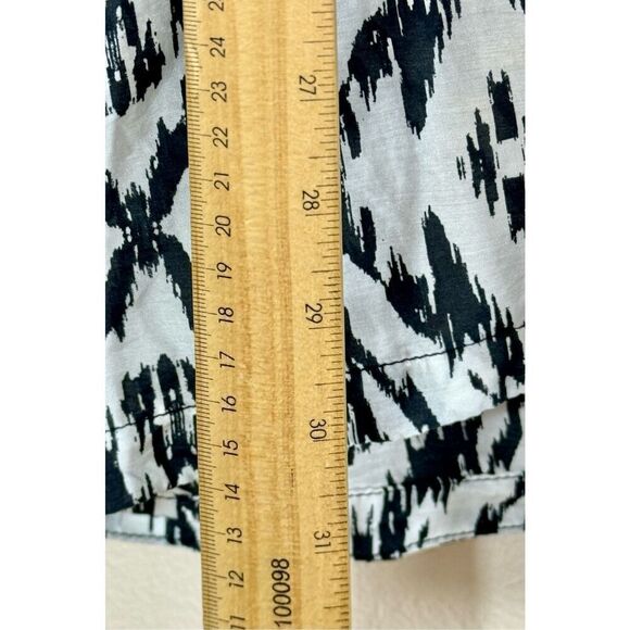 NWOT Athleta Silk Blend Black & White IKAT Button Up Shirt Women's Medium - Picture 8 of 10
